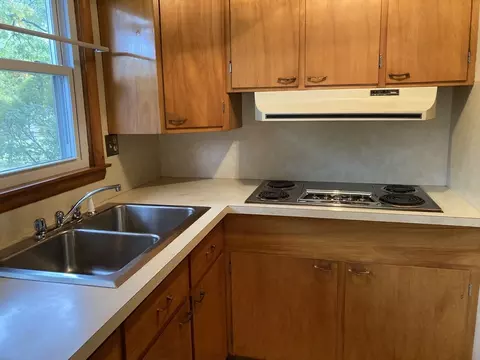 69 Ludlow Rd, Chicopee, MA 01020 photo 3