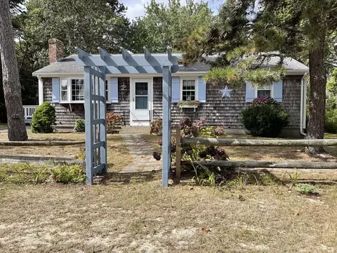 11 Plashes Dr, Dennis, MA 02639