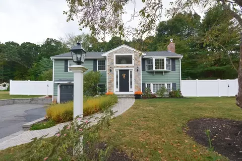 8 Hallowell Rd, Foxboro, MA 02035
