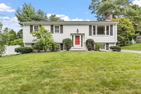 7 Boston Dr, Shrewsbury, MA 01545