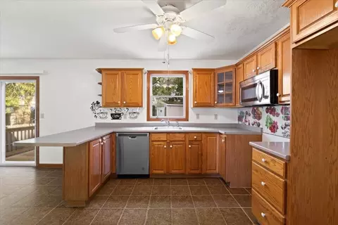 10-12 Beach St, Fall River, MA 02721 photo 31