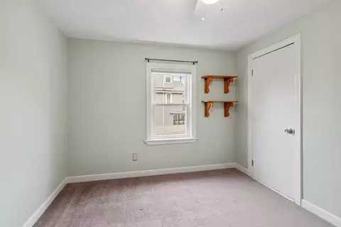 Bedroom - 18 Elm Rd, Everett, MA 02149 photo 3 of 7