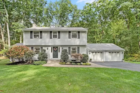 235 Autumn Ln, Carlisle, MA 01741