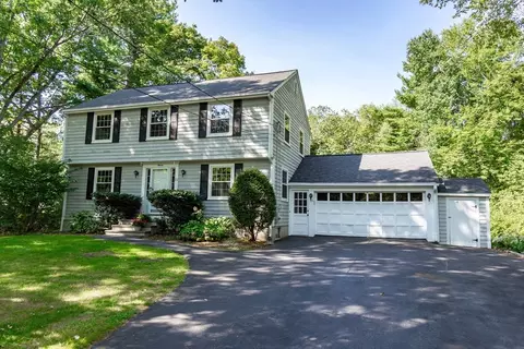 11 Meetinghouse Ln, Easton, MA 02375