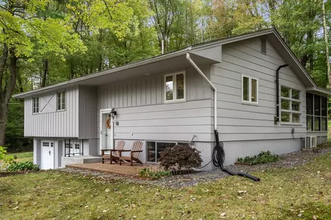 3 Richard Dr, Berlin, MA 01503 photo 5