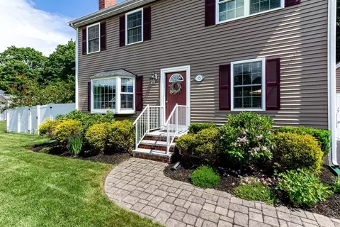 15 Concord St, Franklin, MA 02038