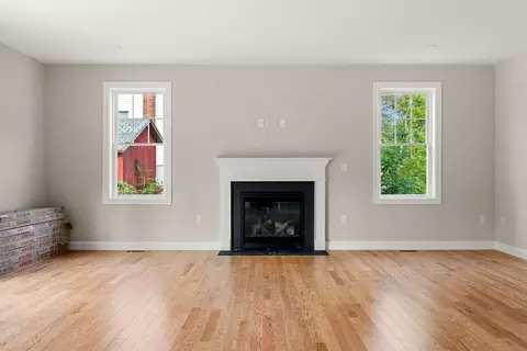 63 Sturtevant St, Beverly, MA 01915 photo 2