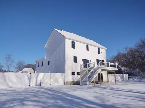 8 Wyatt, Seekonk, MA 02771