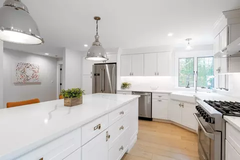 42 Pond St, Barnstable, MA 02655 photo 9