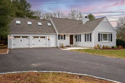 42 Pond St, Barnstable, MA 02655 photo 2