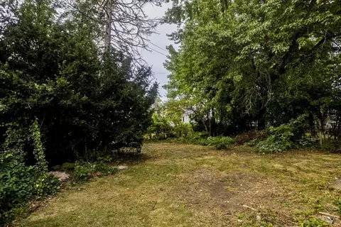 Exterior - 14 Dorchester St, Springfield, MA 01109 photo 3 of 4