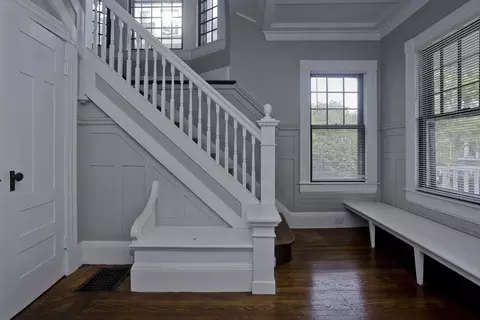 Entry Way - 14 Dorchester St, Springfield, MA 01109 photo 2 of 10