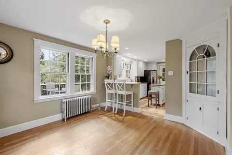 Dining - 7 Cole St, Beverly, MA 01915 photo 1 of 2
