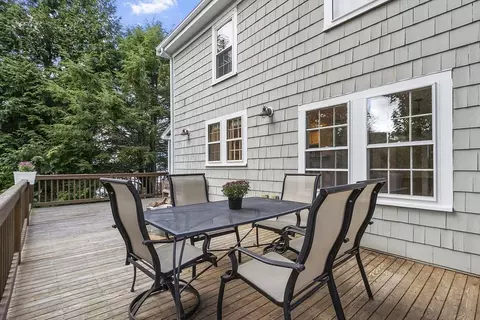 Exterior - 7 Cole St, Beverly, MA 01915 photo 7 of 15