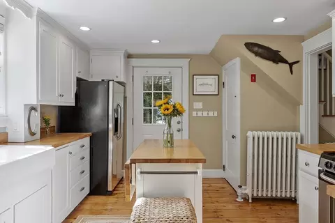 Kitchen - 7 Cole St, Beverly, MA 01915 photo 3 of 7