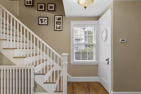 Entry Way - 7 Cole St, Beverly, MA 01915 photo 4 of 4