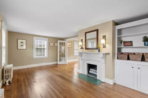Living - 7 Cole St, Beverly, MA 01915 photo 2 of 4