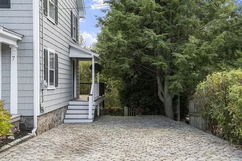 Exterior - 7 Cole St, Beverly, MA 01915 photo 4 of 15