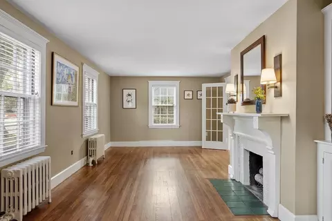 Living - 7 Cole St, Beverly, MA 01915 photo 1 of 4