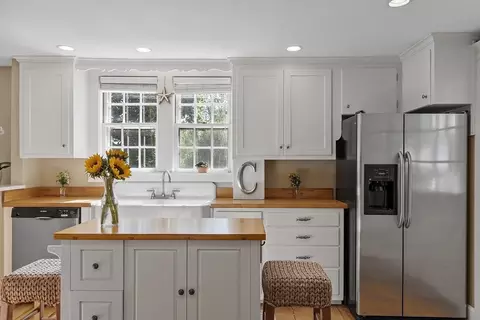 Kitchen - 7 Cole St, Beverly, MA 01915 photo 7 of 7