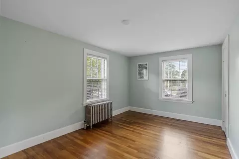 Bedroom - 7 Cole St, Beverly, MA 01915 photo 2 of 5