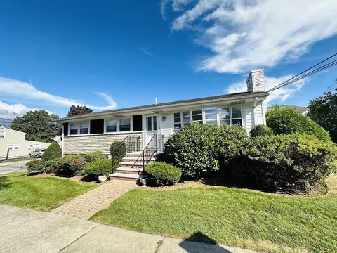 104 Brookline St, Watertown, MA 02472