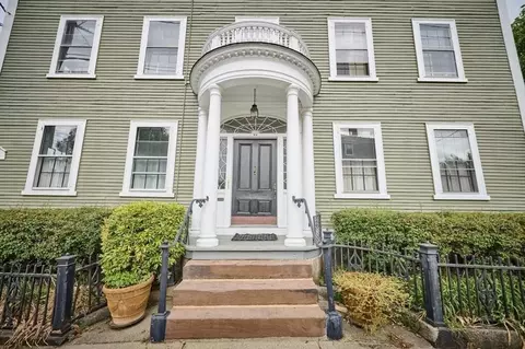 74 Washington Sq #2, Salem, MA 01970