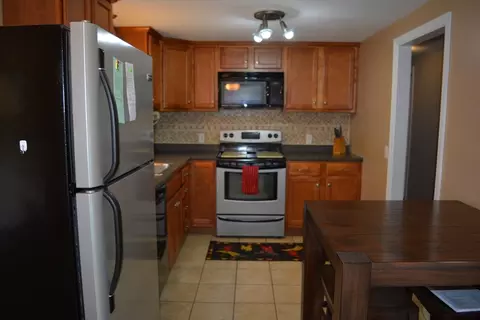 44 Brookside Cir, Springfield, MA 01129 photo 14