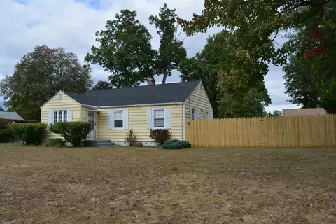 44 Brookside Cir, Springfield, MA 01129 photo 2