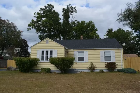44 Brookside Cir, Springfield, MA 01129 photo 3