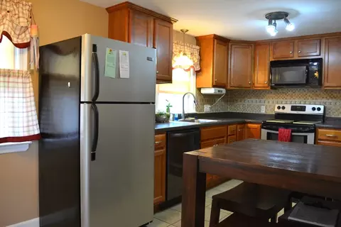44 Brookside Cir, Springfield, MA 01129 photo 10