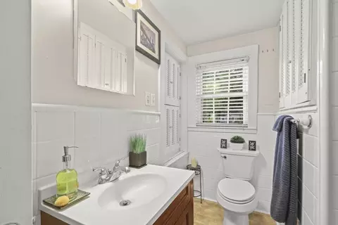 Bath - 17 Mayflower Ave, Wareham, MA 02571 photo 3 of 3