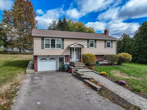 45 Linda St, Leominster, MA 01453