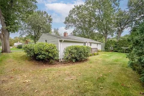 5 Putting Green Cir, Springfield, MA 01108 photo 35