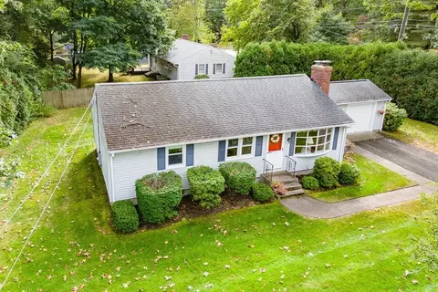 5 Putting Green Cir, Springfield, MA 01108 photo 2
