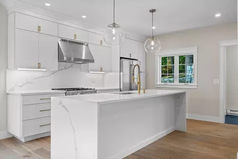 12 Birch Hill Ave, Wakefield, MA 01880