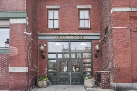 172 Middle St #204, Lowell, MA 01852