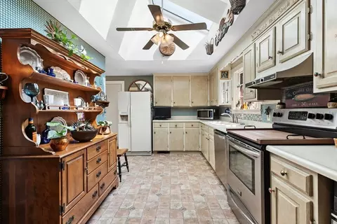 Kitchen - 111 Conant St, Danvers, MA 01923 photo 4 of 4