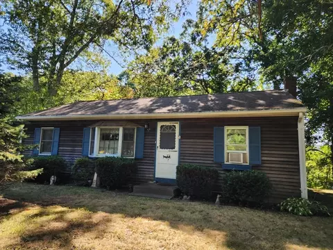 7 Earl Rd, Plymouth, MA 02360