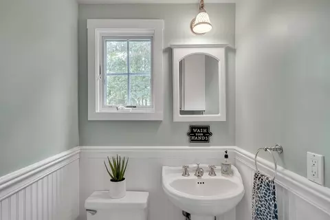 213 Forest St, Reading, MA 01867 photo 15