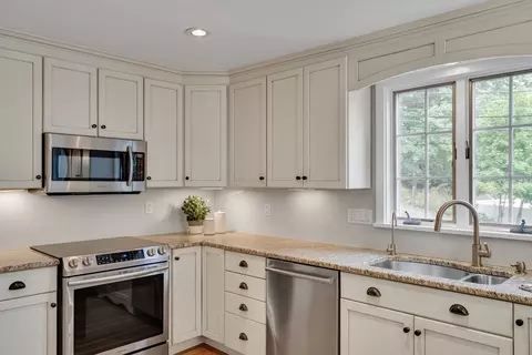 213 Forest St, Reading, MA 01867 photo 4