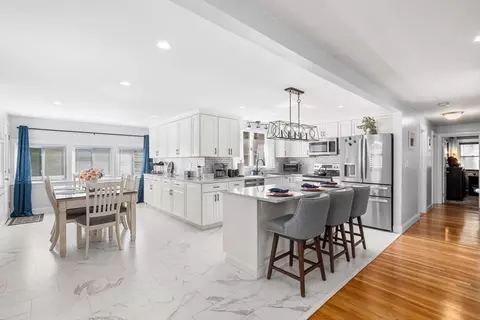 5 Albert Rd, Peabody, MA 01960