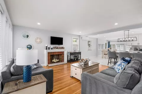 5 Albert Rd, Peabody, MA 01960 photo 2