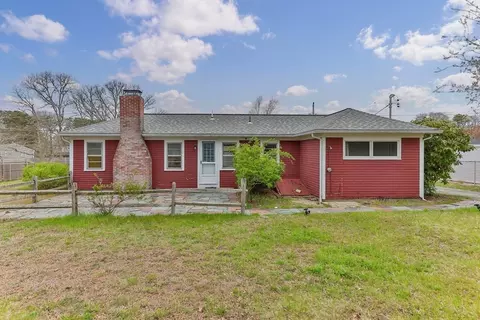 12 Naushon Rd, Dennis, MA 02639