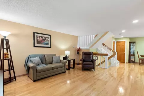 42 Spyglass Hill Dr #19A, Ashland, MA 01721