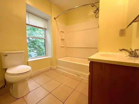 Bath - 8 Wayne St, Worcester, MA 01603 photo 2 of 2