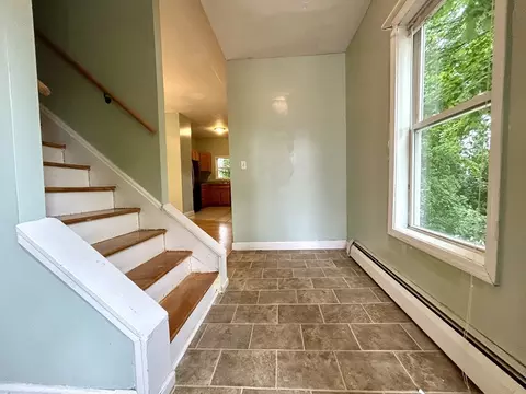 Entry Way - 8 Wayne St, Worcester, MA 01603 photo 1 of 1