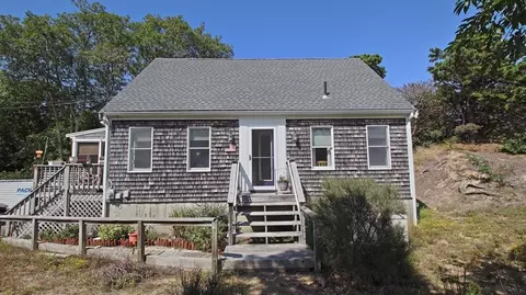 40 Longstreet Ln, Eastham, MA 02642