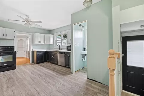 Entry Way - 100 Union St, Gardner, MA 01440 photo 2 of 2