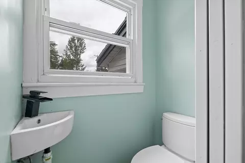 Bath - 100 Union St, Gardner, MA 01440 photo 1 of 2